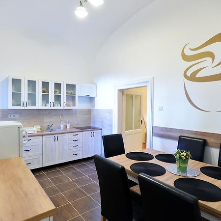 Főtér Apartman Eger Esterno foto
