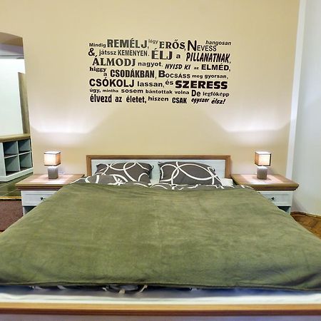 Főtér Apartman Eger Esterno foto