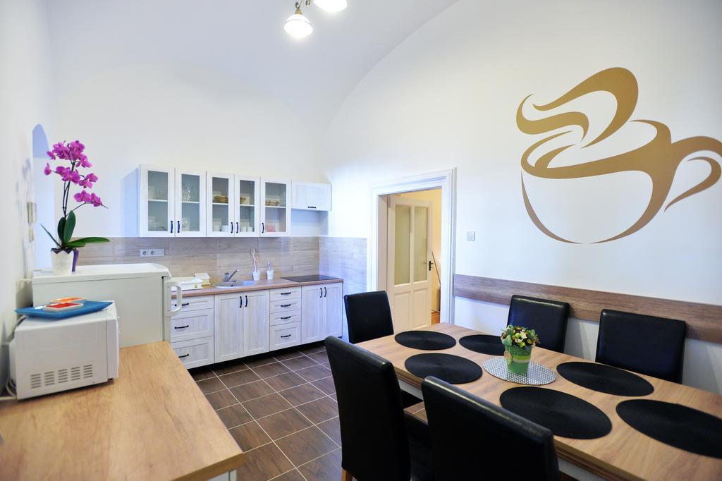 Főtér Apartman Eger Esterno foto