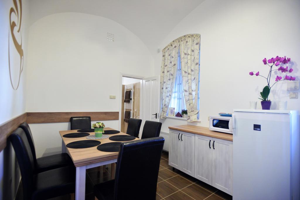 Főtér Apartman Eger Esterno foto