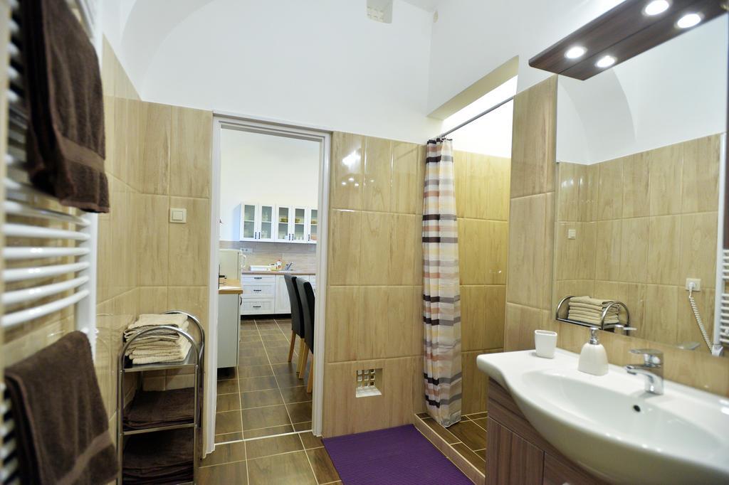 Főtér Apartman Eger Esterno foto